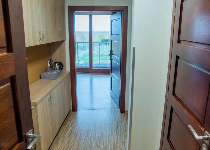 Nafali Проживание в семье Рева