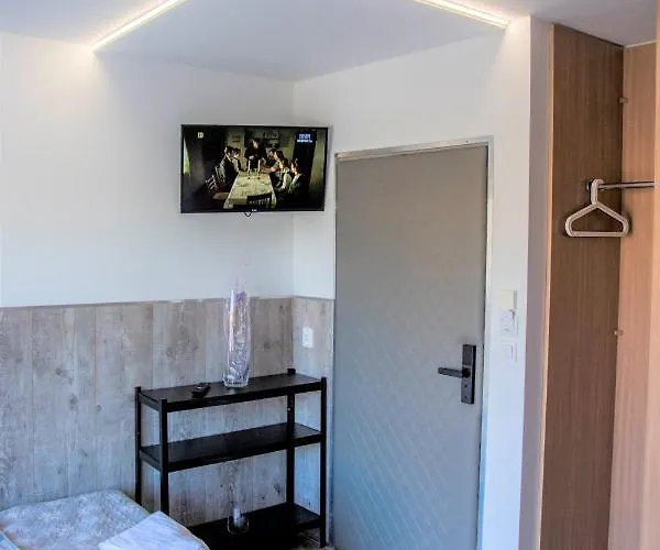 Nafali Проживание в семье *