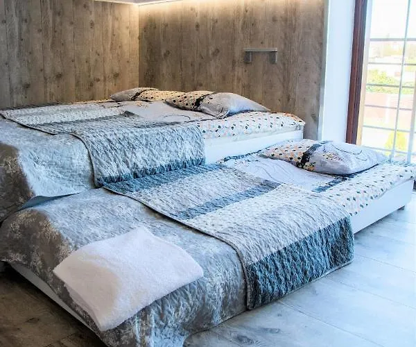 Nafali Проживание в семье