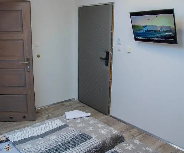 Nafali Проживание в семье Рева