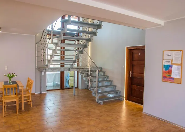 Проживание в семье Nafali