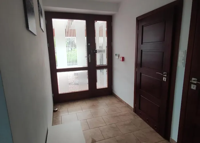 Nafali Проживание в семье Рева