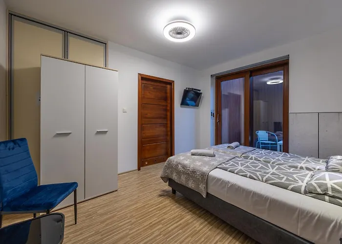 Проживание в семье Nafali